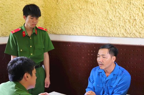Công an Đắk Nông bắt 2 đối tượng sản xuất, buôn bán cà phê bột giả