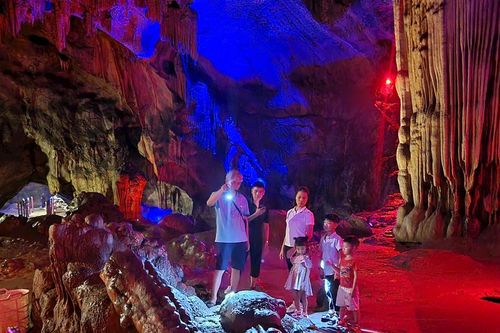 Ngắm động Từ Thức hoang sơ, kỳ vĩ