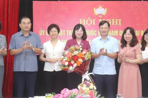 Công bố quyết định công nhận chức danh trong Thường trực MTTQ Quận Hai Bà Trưng