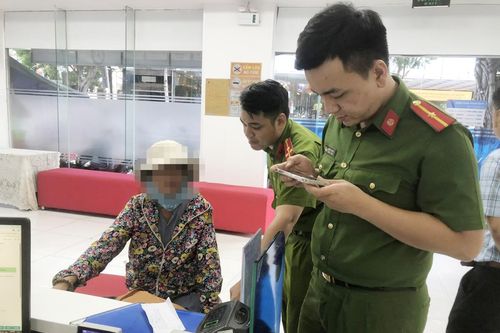 Cụ bà suýt mất 300 triệu đồng vì tin lời Công an giả