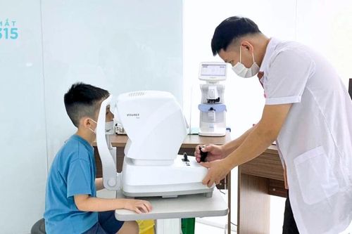 Cách phòng bệnh đau mắt đỏ mùa mưa lũ