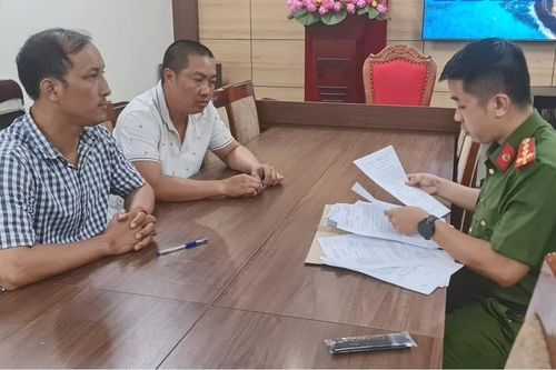 Thiếu tướng Đinh Văn Nơi chỉ đạo 'nóng', hai lái xe bị tạm giữ