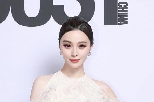 Dự sự kiện thời trang, Phạm Băng Băng sang trọng nổi bật với đầm trắng điệu đà