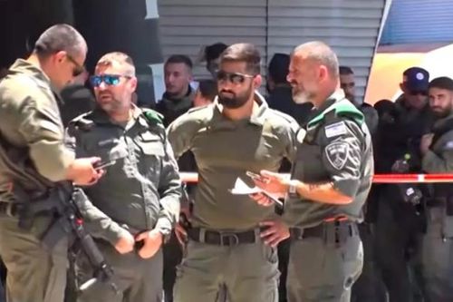 Tấn công 'khủng bố' bằng dao ở trung tâm thương mại Israel