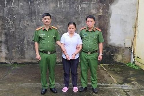 Ôm mộng lấy chồng ngoại, vợ dùng lá ngón giết chồng