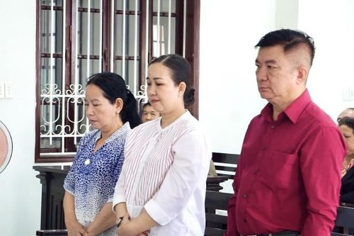 Giám đốc Bệnh viện đa khoa tỉnh Vĩnh Long cùng 2 thuộc cấp lĩnh án