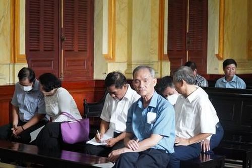 'Hô biến' đất công thành đất tư, dàn lãnh đạo công ty bất động ở TPHCM hầu tòa