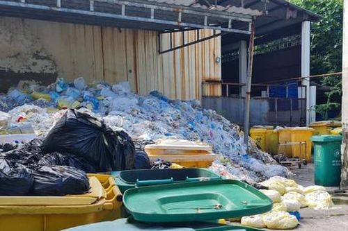 Kiên Giang tồn đọng hàng trăm tấn rác thải y tế lây nhiễm