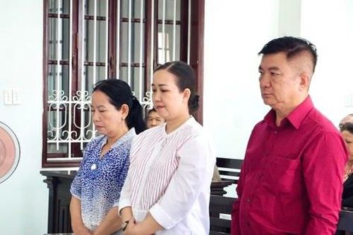 Cựu giám đốc Bệnh viện Vĩnh Long cùng 2 thuộc cấp lĩnh án vì chỉ định thầu cho Cty Việt Á