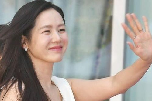 Son Ye Jin trên thảm đỏ