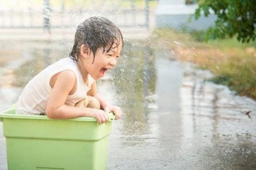 Cha mẹ thường cấm con nghịch nước nhưng không hay biết 5 điều bất ngờ