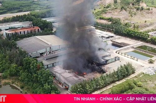 Cháy lớn tại một nhà máy xử lý rác thải ở huyện Kỳ Anh