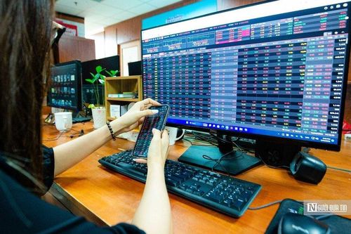 Lăng kính chứng khoán 4/7: Còn động lực hồi phục