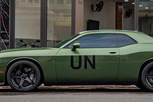 Soi hàng hiếm Dodge Challenger SRT Hellcat Redeye của ông Đặng Lê Nguyên Vũ
