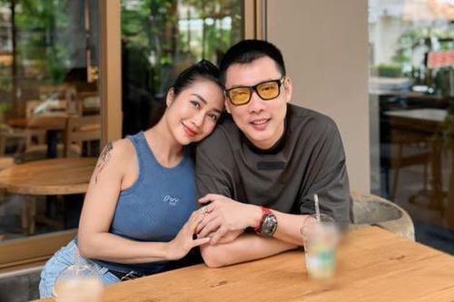 Ốc Thanh Vân có ngay động thái liên quan tin đồn ly dị khi về Việt Nam