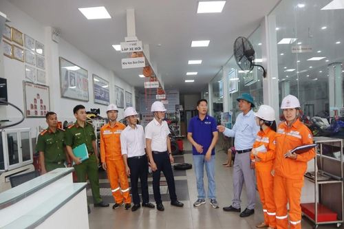 Điện lực Lai Châu: Kiểm tra, hướng dẫn người dân sử dụng điện an toàn, tiết kiệm