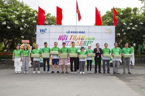 Gần 500 vận động viên tham gia Hội thao TTC AgriS