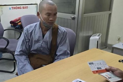 Phá đường dây đưa người ra nước ngoài dưới vỏ bọc 'nhà sư đi tu học'