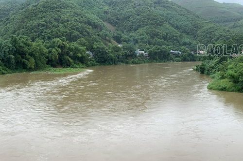 Cảnh báo lũ trên sông Chảy lên nhanh
