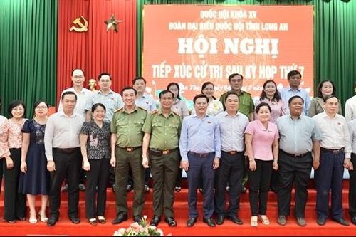 Đồng chí Lê Tấn Tới tiếp xúc cử tri 2 huyện Đức Huệ và Tân Thạnh, tỉnh Long An