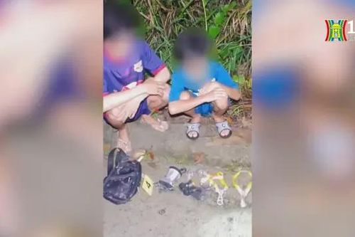 Xuất hiện tình trạng bắn vỡ kính xe khách trên cao tốc