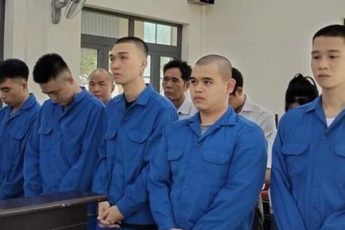 Vụ thiếu nữ 18 tuổi bị bán qua lại 6 lần: 10 bị cáo ra tòa lãnh án