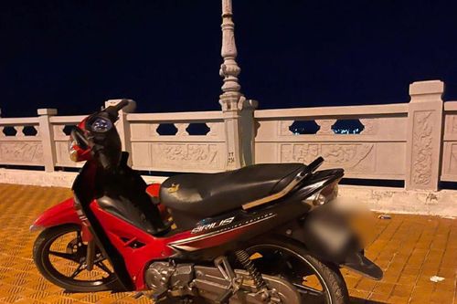 Cha ôm con gái nhảy xuống sông mất tích