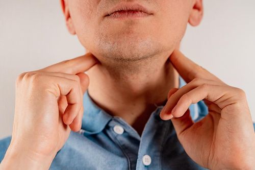 Phát hiện bệnh hiếm gặp sau khi ho ra dịch lạ