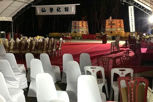 Nghĩa trang tổ chức chiếu phim cho 2.800 người đã khuất
