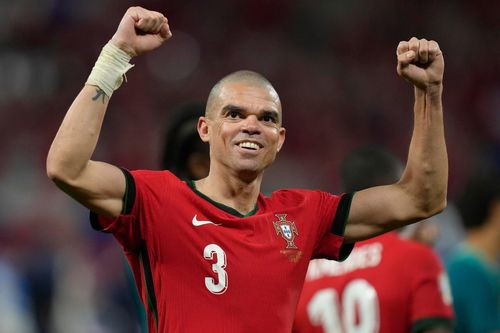 Pepe phá kỷ lục cầu thủ lớn tuổi nhất ra sân ở EURO