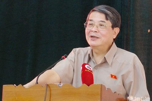 Phó Chủ tịch Quốc hội Nguyễn Đức Hải tiếp xúc cử tri tại miền núi Quảng Nam