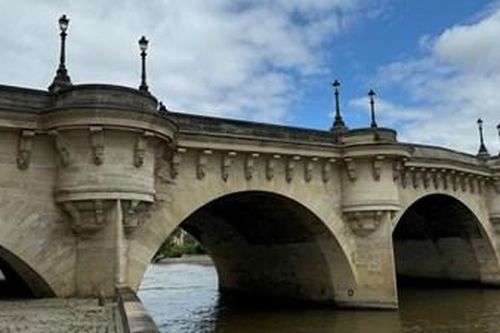 Cây cầu Pont Neuf và hội WAGs