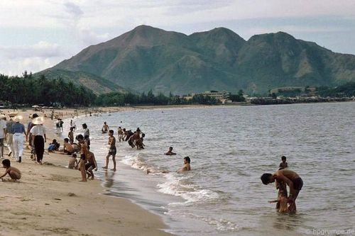 Ảnh không 'đụng hàng' về bãi biển Nha Trang đầu thập niên 1990