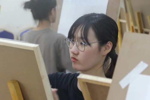 Hơn 2000 thí sinh dự thi năng khiếu vào Trường ĐH Sư phạm Hà Nội