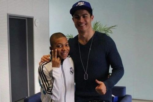 Mbappe 'kém cỏi' trước thần tượng Ronaldo
