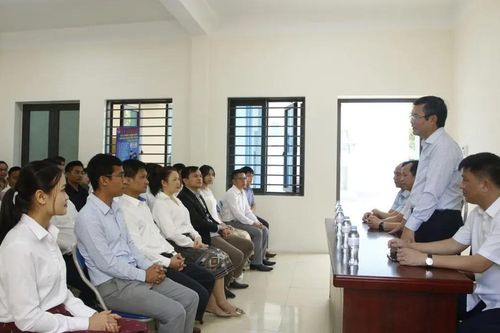 Quan tâm, chăm lo lưu học sinh Lào đang theo học tại Việt Nam
