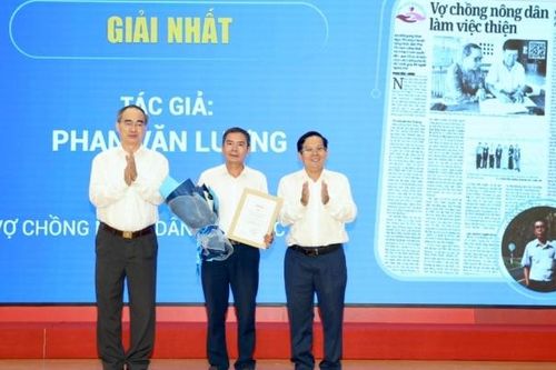 Báo Người Lao Động trao giải cuộc thi viết 'Lòng tốt quanh ta'