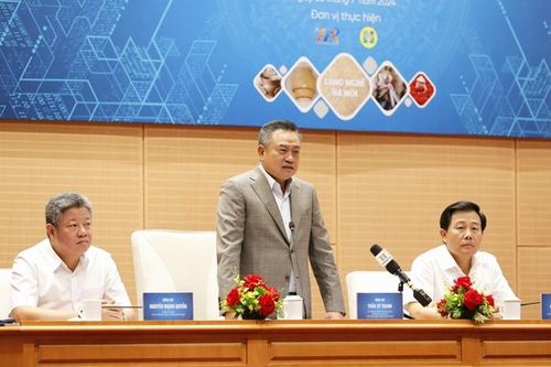 Chủ tịch Hà Nội: Phải 'nghĩ lớn, làm lớn' để phát triển làng nghề