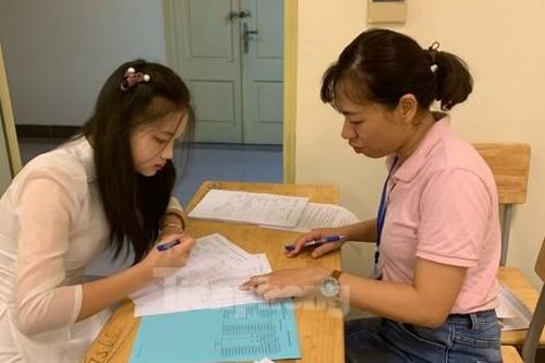 Thí sinh thi kể chuyện, hát, bật nhảy để xét tuyển vào Trường Đại học Sư phạm Hà Nội