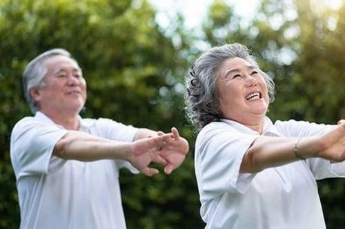 Việt Nam vượt mốc 100 triệu dân, tuổi thọ tăng nhẹ nhưng thời gian sống với bệnh tật kéo dài