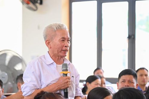 Cử tri huyện Anh Sơn: Sổ đỏ dân làm thì lâu, 'cò' làm thì nhanh