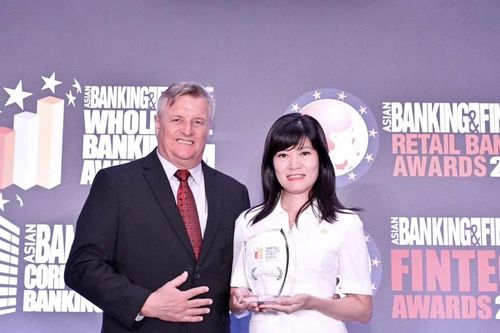 BIDV lần thứ 7 được vinh danh 'Ngân hàng SME tốt nhất Việt Nam'