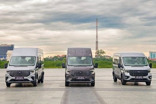 Ford Transit hoàn toàn mới ra mắt, giá từ 905 triệu đồng