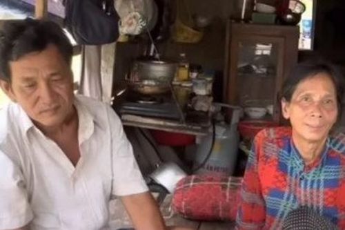 Hôn nhân đũa lệch 'vợ 65 - chồng 51' luôn yêu thương dù không con cái