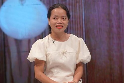 Cô giáo 'tí hon' dạy học miễn phí cho trẻ em nghèo