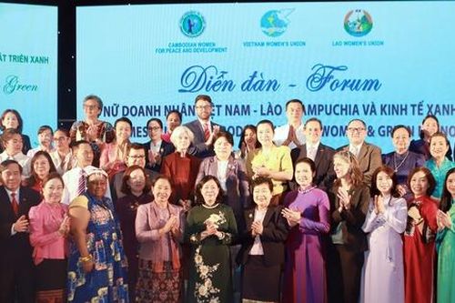 Toàn cảnh Diễn đàn kết nối và giao lưu Nữ doanh nhân 3 nước Việt Nam - Lào - Campuchia