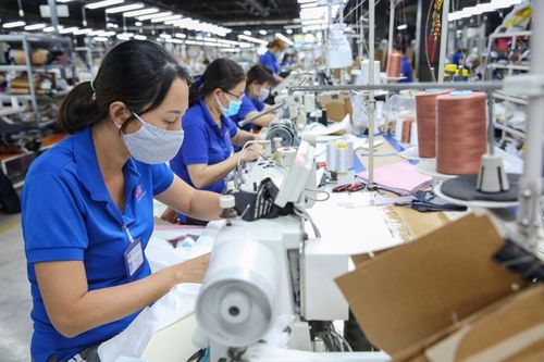 Điều chỉnh các mức đóng bảo hiểm của người lao động tại Hà Nội khi tăng lương