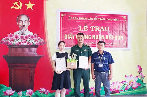 Nhiều mô hình cải cách hành chính ở thị trấn biên giới