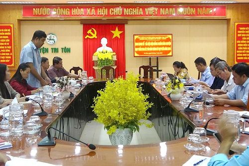 Thẩm tra các văn bản trình kỳ họp HĐND huyện Tri Tôn giữa năm 2024