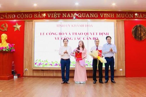 Ban Thường vụ Tỉnh ủy Khánh Hòa: Công bố và trao quyết định về công tác cán bộ